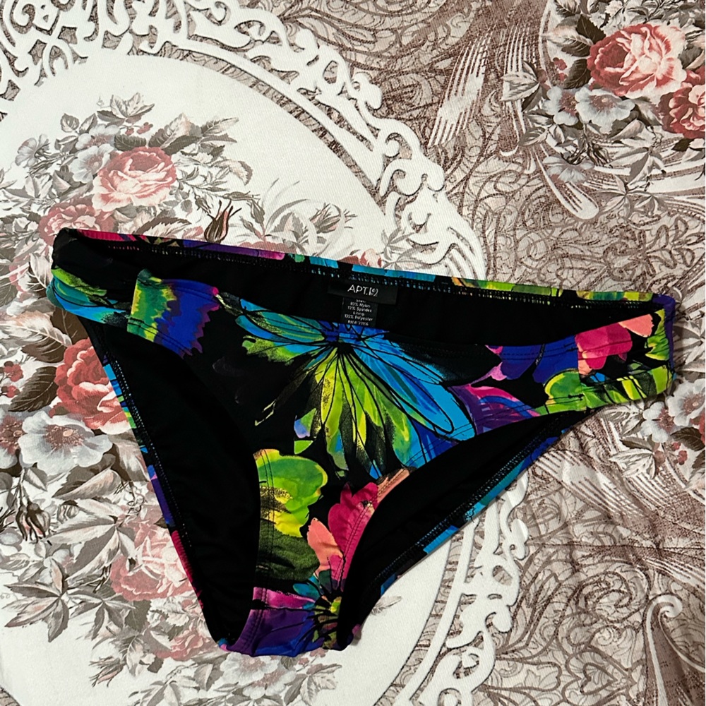 EUC Women’s Apt. 9 Colorful Floral Bikini Bottoms - Size 10